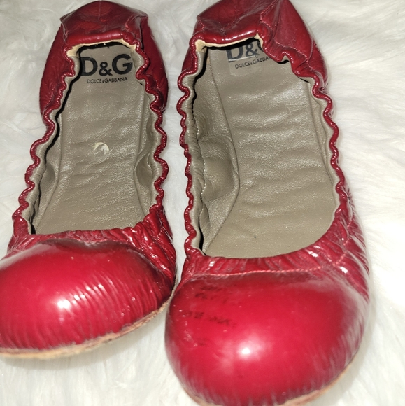 Flats - Picture 1 of 2